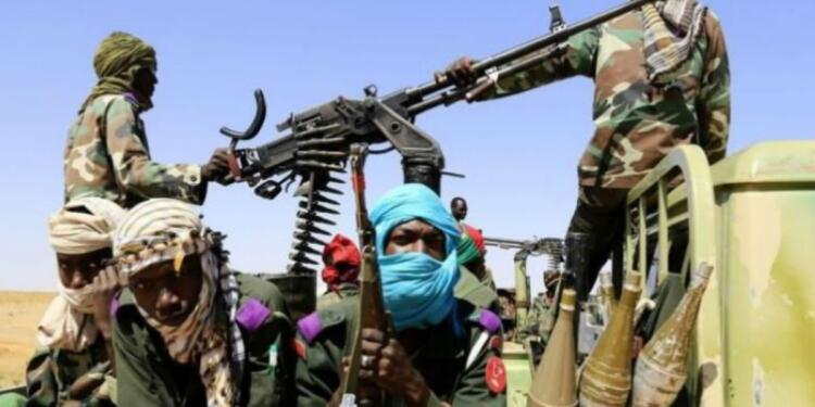 Güney Darfur’da köyler yakıldı: 100’ü aşkın kişi öldürüldü