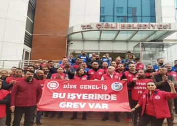 Çiğli Belediyesi işçileri greve çıktı: Sefalet ücretine teslim olmayacağız