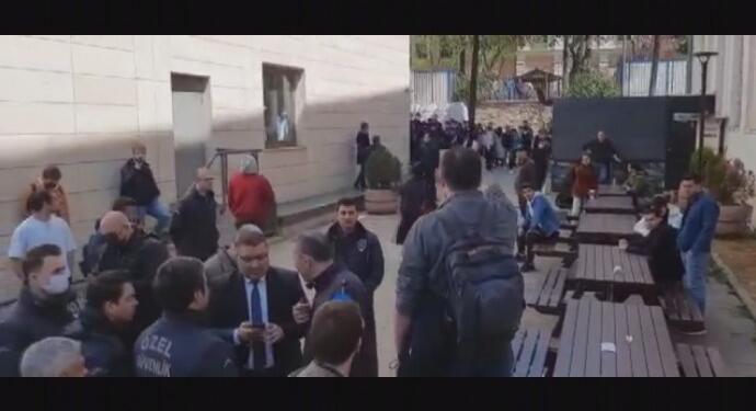 İstanbul Üniversitesi’nde öğrencilere saldırı