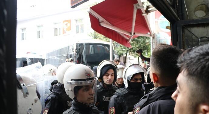 İstanbul’da protesto: Kumpaslar çökecek