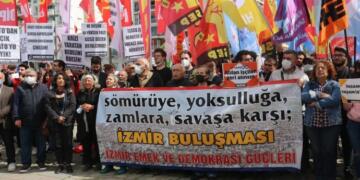 Gündoğdu Meydanı’nda toplanan emekçiler hükümeti istifaya çağırdı