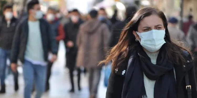 Covid-19: 37 kişi hayatını kaybetti, 12 bin 213 yeni vaka