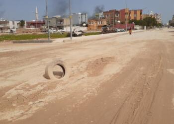 Kayyum yönetiminden kanalizasyon çuruna karşı taş ve lastikle önlem