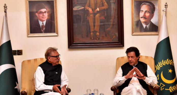 Pakistan’da siyasi kriz: Meclis feshedildi