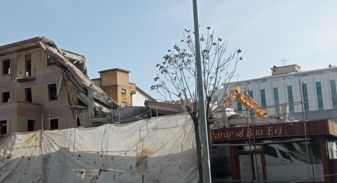 Musa Anter’in bir dönem müdürlük yaptığı tarihi Palas Otel yıkılıyor