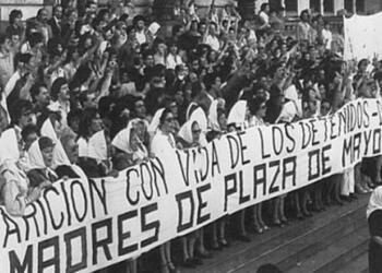 Cumartesi Anneleri: Plaza de Mayo Annelerinin şanlı direnişini selamlıyoruz!