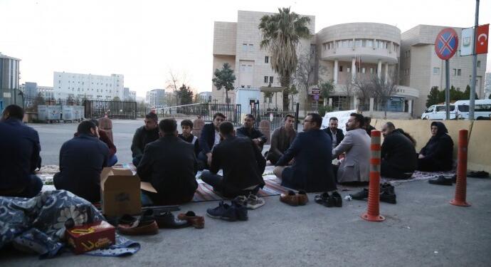 DEVA Partisi’nden Şenyaşarlara ziyaret: İftar sofrasına katıldılar