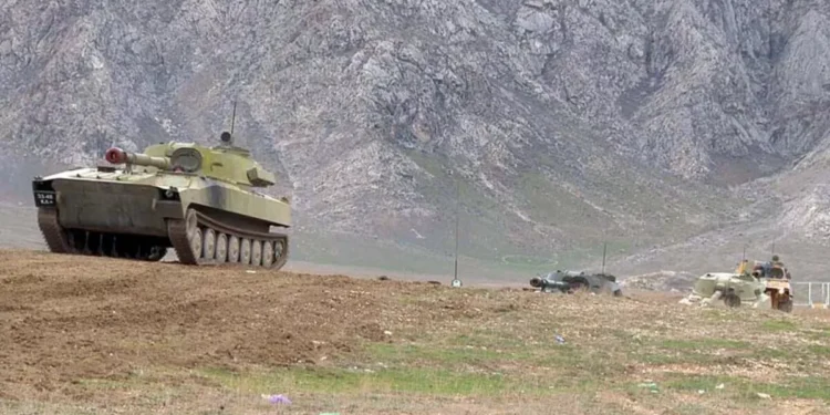 Kırgızistan ve Tacikistan sınır askerleri çatıştı