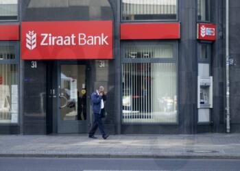 05.09.2017, Mitte, Leipziger Strasse, Berlin, Filiale der Ziraat Bank in Berlin, Bank, Ziraat Bank, Ziraat Bank International, AG, Aktiengesellschaft, Tochterunternehmen, Türkei, türkisch, Kunde *** 05 09 2017 centre Leipzig Road Berlin Branch the ZIRAAT Bank in Berlin Bank ZIRAAT Bank ZIRAAT Bank International AG Aktiengesellschaft Subsidiaries Turkey Turkish Customer