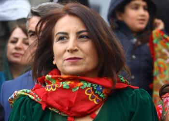 Aysel Tuğluk’a anlamlı ödül