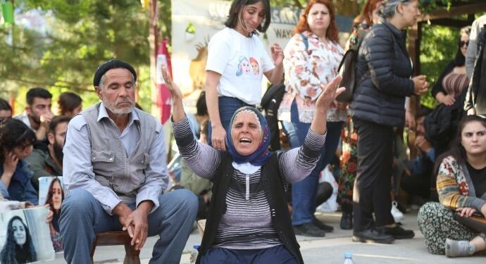 Doku ailesi Seyit Rıza Meydanı’nda nöbette