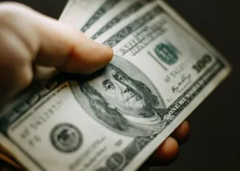 Liradaki erime devam ediyor: Dolar 15,41 lirayı gördü