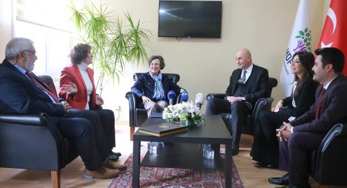 Siyasi partilerden bayram ziyaretleri