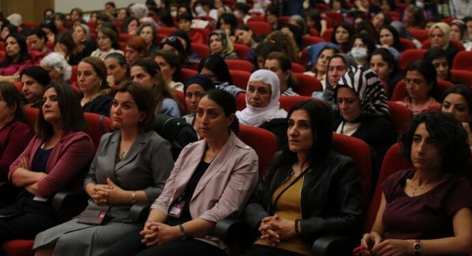 Yoğun katılımla geçen HDP Kadın Konferansı’nın ilk günü sona erdi