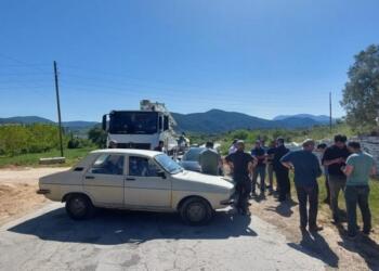 Mahalleli çimento fabrikası istemiyor: Çalışma durdurulsun