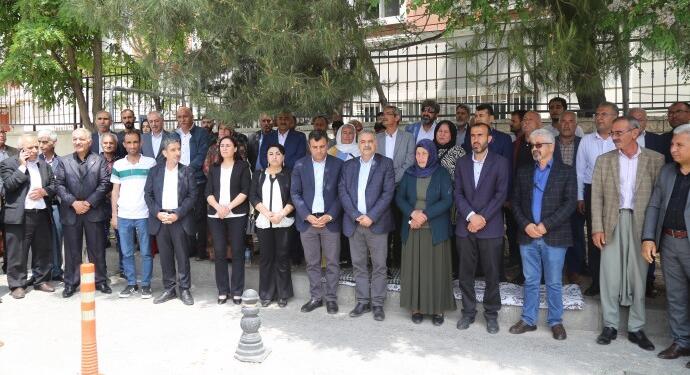 HDP Şenyaşar ailesini ziyaret etti: Adaletsizliğe karşı buradalar