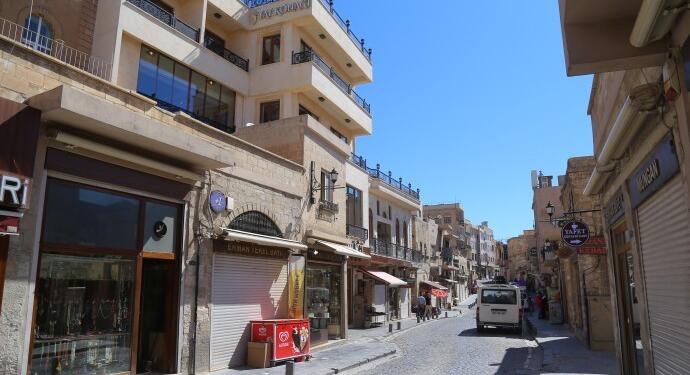 Kayyumdan ruhsatsız yapıya ‘hayırlı olsun’ ziyareti