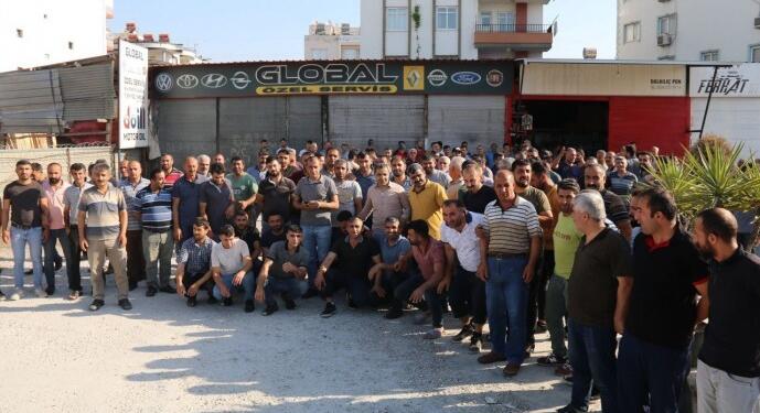 Mersin’de nakliyat işçileri zam talebiyle iş bıraktı