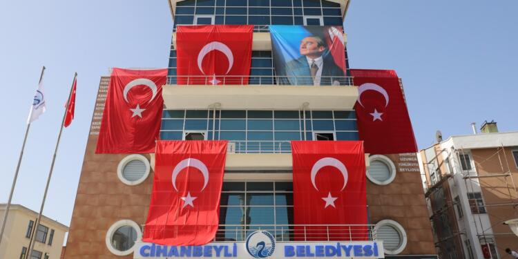 Belediye arazilere el koyup sahiplerine geri satıyor: Arsama el koyup 100 bin lira istediler