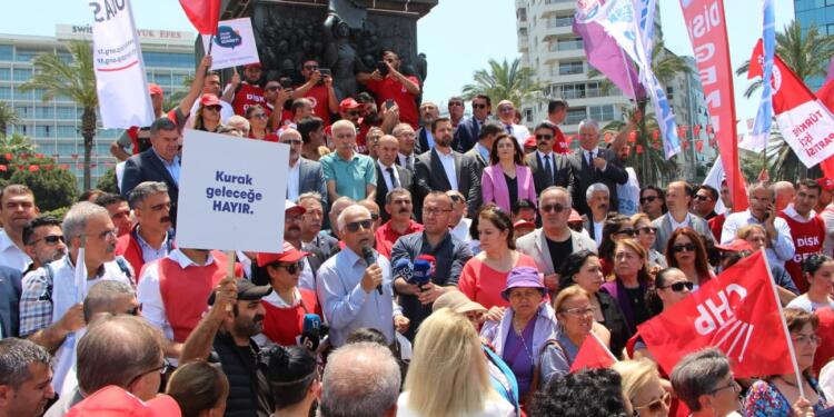 İzmir’de halk Çeşme Projesi’ne karşı tepkili