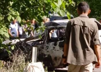 Mardin’de araç alev aldı: 2 kişi yaşamını yitirdi