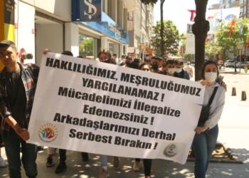 HDP Gençlik Meclisi üyelerinden İstanbul’da protesto