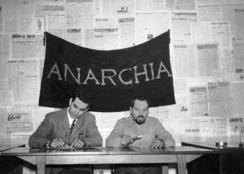 ‘Pencereye doğru kedi gibi bir sıçrama yaptı ve…’