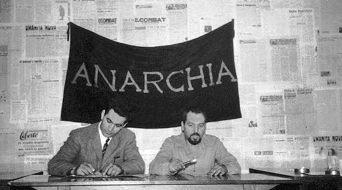 ‘Pencereye doğru kedi gibi bir sıçrama yaptı ve…’