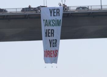 TİP vekilleri Boğaz Köprüsü’ne pankart astı: Her yer Taksim her yer direniş