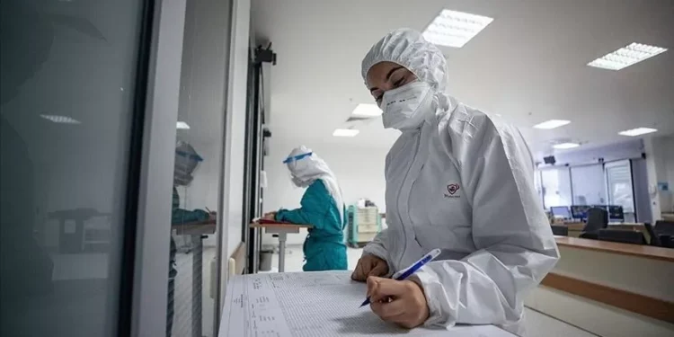 Koronavirüs: 7 kişi hayatını kaybetti, bin 858 yeni vaka