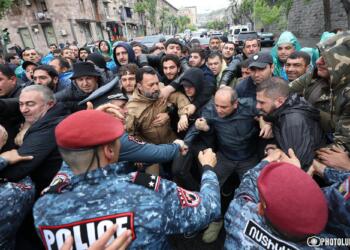 Dağlık Karabağ protestoları büyüyor: Muhalefet ‘grev’ çağrısı yaptı