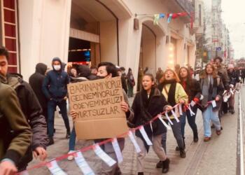 Kriz en çok öğrencileri vurdu: Üniversiteliler okulu bırakıyor