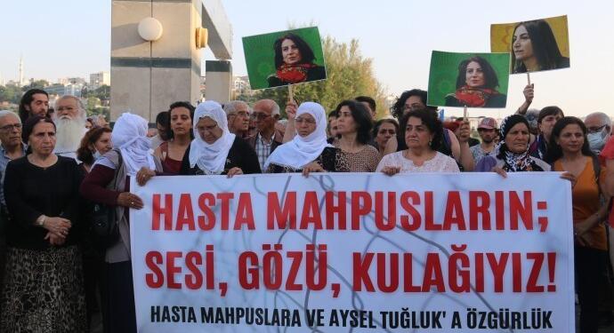 Tahliyeler için bildiri: Yüzlerce kişi imzaladı