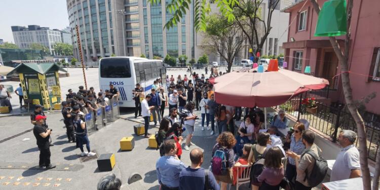 İstanbul’da tutuklu ailelerine polis saldırısı