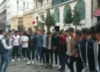 İstiklal’de Kürtçe şarkı söyleyen 16 kişi gözaltına alındı