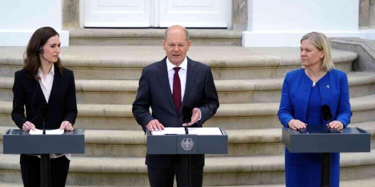 ‘Yayıncıları Erdoğan’a teslim etmeyin’