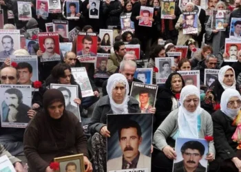 Cumartesi Anneleri için belgesel: Karanfil Meydanı