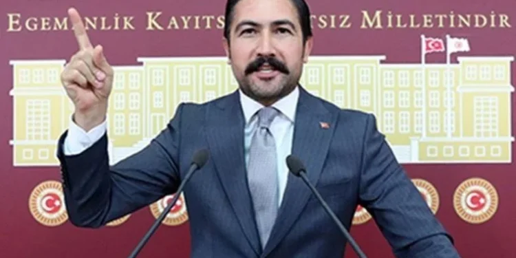 AKP Grup Başkanvekili Cahit Özkan görevden alındı