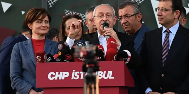 Yargıtay Kaftancıoğlu’na verilen cezaları onayıp siyasi yasak getirdi