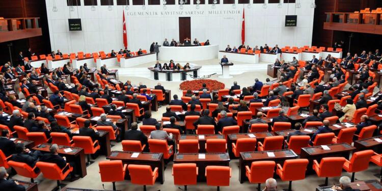 ‘Uyuşturucu ticaretinin siyasi bağlantıları araştırılsın’ önergesi reddedildi