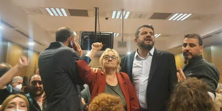 Mücella Yapıcı yeni yaşına cezaevinde girdi: Dimdik ayakta duruyoruz