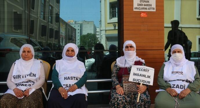 İzmir’de nöbet tutan aileler: Ji girtiyên nexweş re azadî