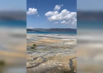 Salda Gölü’nün iktidarla çilesi bitmiyor: Bataklığa dönüştü