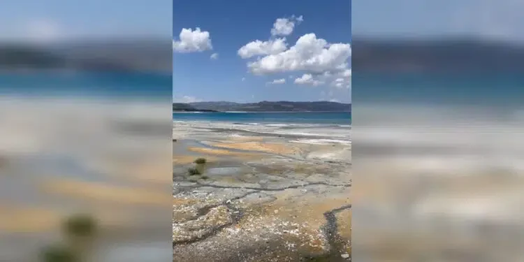 Salda Gölü’nün iktidarla çilesi bitmiyor: Bataklığa dönüştü