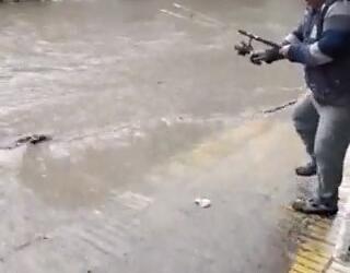 Ağrı’da caddeler su altında: Savcı Sayan’a ‘oltalı’ gönderme