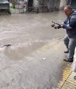 Ağrı’da caddeler su altında: Savcı Sayan’a ‘oltalı’ gönderme