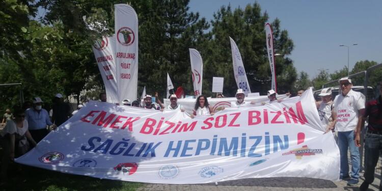 Beyaz Miting: Sağlık emekçileri Ankara’ya aktı
