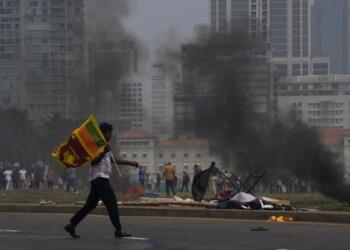 Sri Lanka’da soykırımcı hükümet düştü