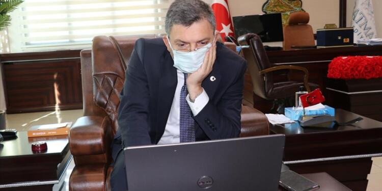 Batman kayyumu bayrak ve poster için 1 milyon 550 bin harcamış