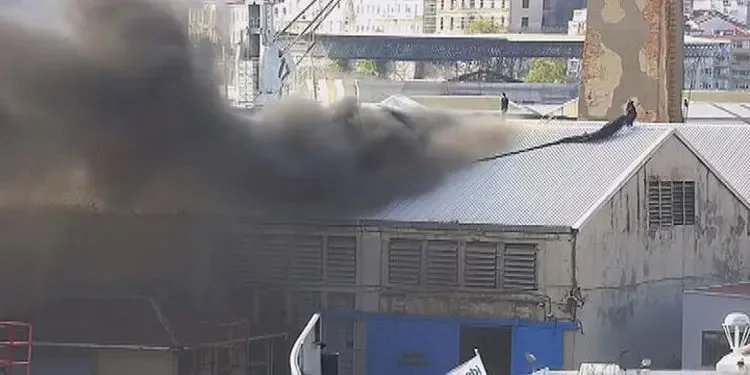 Haliç Tersanesi’nde yangın